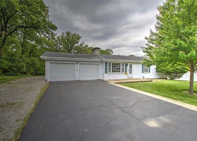Property at 13 Circle Dr, Decatur, IL 62521, 3 beds, 2 baths