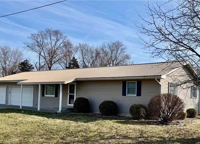 Property at 804 Halley St, Newton, IL 62448, 3 beds, 2 baths