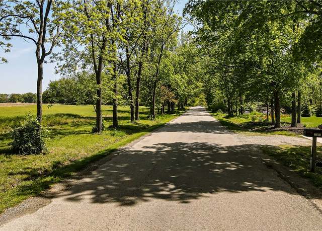 Property at 11850 N 1500 th St, Paris, IL 61944