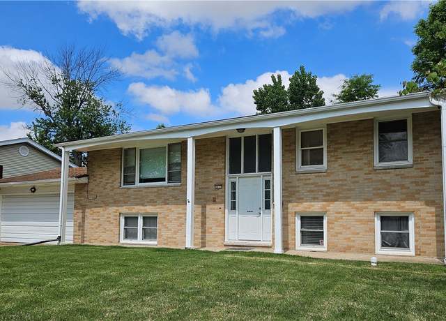 Property at 4027 N Buckingham Dr, Decatur, IL 62526, 4 beds, 2 baths
