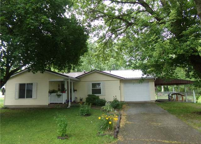 Property at 210 Kennedy Ave, Pana, IL 62557, 3 beds, 1 bath