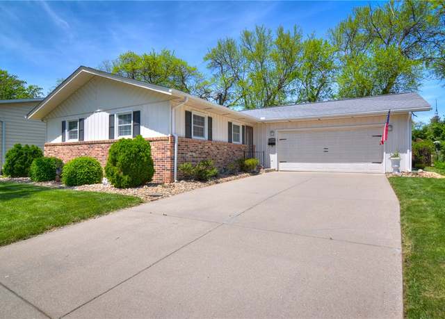 Property at 174 Dover Dr, Decatur, IL 62521, 3 beds, 1.5 baths