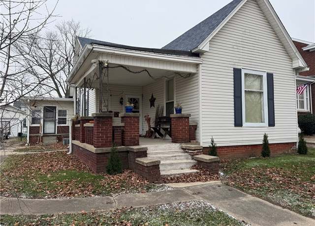 Property at 226 E Washington St, Paris, IL 61944, 2 beds, 1 bath