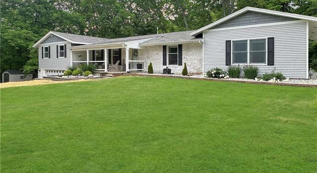 Photo of 13631 Knollbrook Ln, Charleston, IL 61920