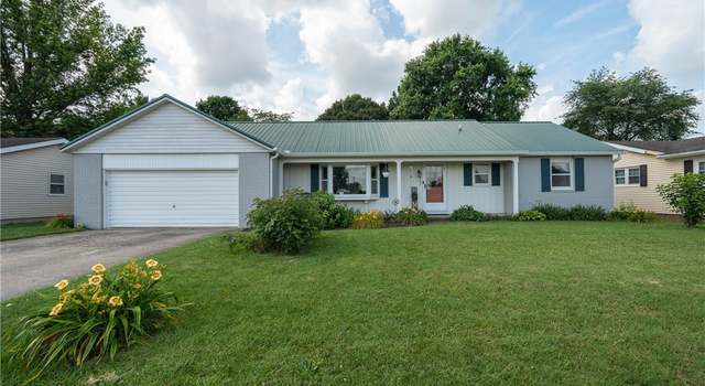 Photo of 1203 Temple Ave, Effingham, IL 62401