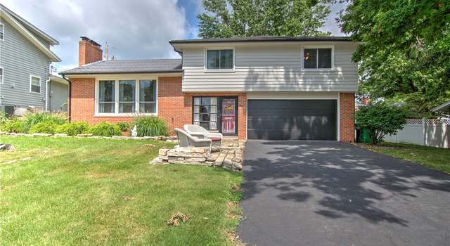 Photo of 61 Eastmoreland Dr, Decatur, IL 62521