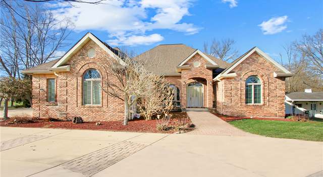 Photo of 508 Deere Run Ln, Casey, IL 62420