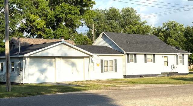Photo of 530 W Orange St, Hoopeston, IL 60942