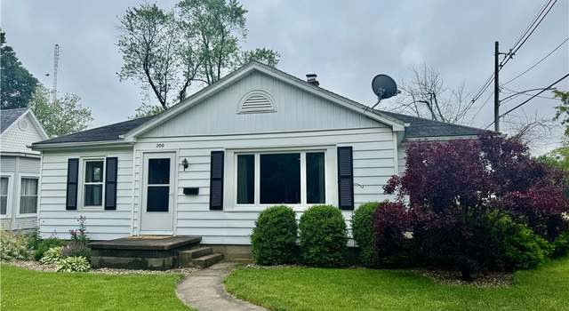 Photo of 200 E Roselawn St, Danville, IL 61832