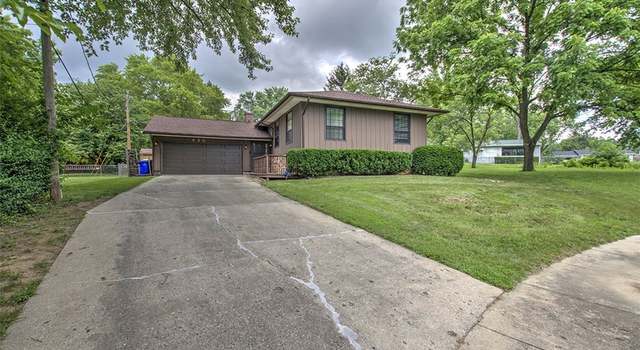 Photo of 930 Bonhomme Ct, Decatur, IL 62526
