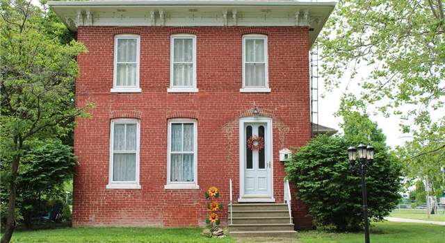 Photo of 302 W North 3rd St, Shelbyville, IL 62565