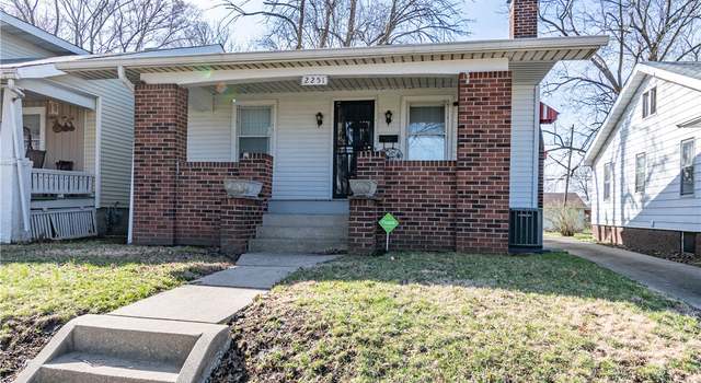 Photo of 2251 E Prairie St, Decatur, IL 62521