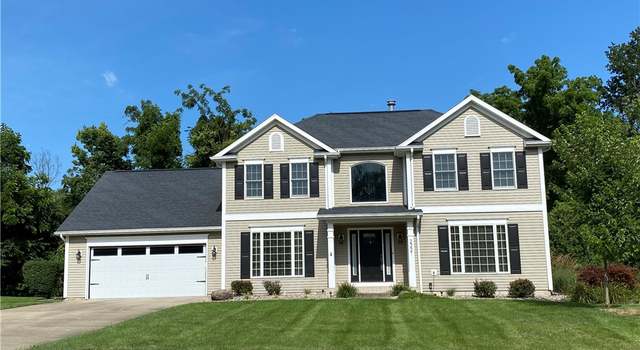 Photo of 2221 Lakewood Pl, Charleston, IL 61920