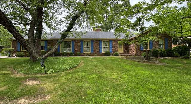 Photo of 113 Allenwood Dr, Paris, IL 61944