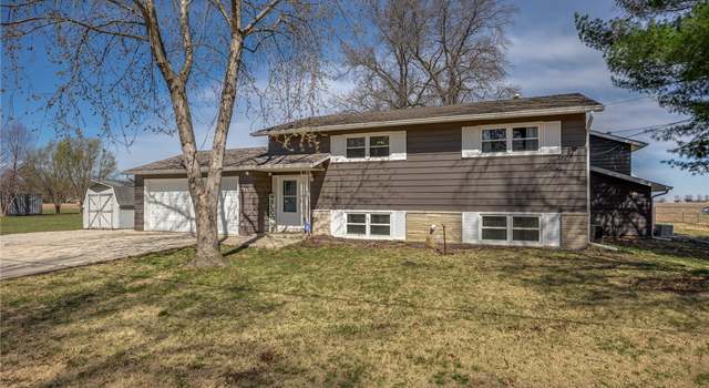 Photo of 405 E Elm St, Cowden, IL 62422