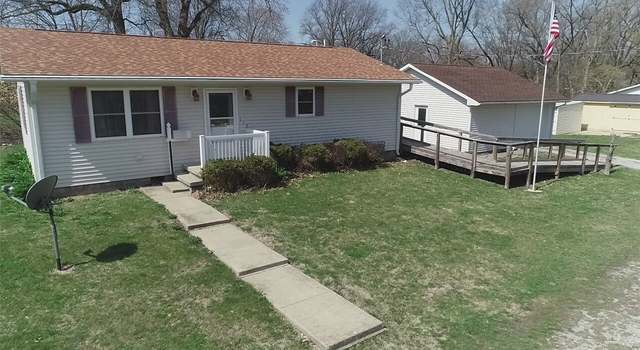 Photo of 113 N Elm St, Windsor, IL 61957