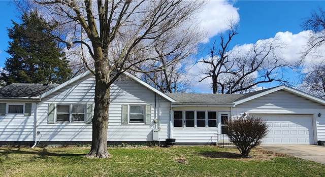 Photo of 355 Grove St, Weldon, IL 61882