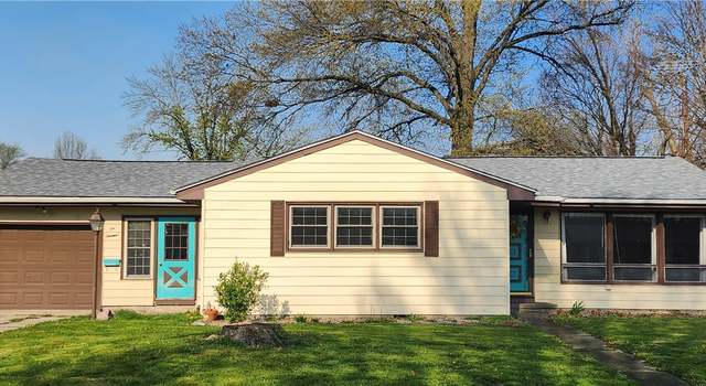 Photo of 613 Sunrise Dr, Sullivan, IL 61951