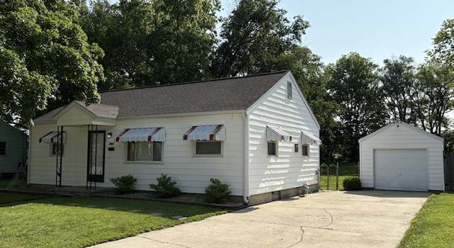 Photo of 1216 Southlawn Dr, Mattoon, IL 61938