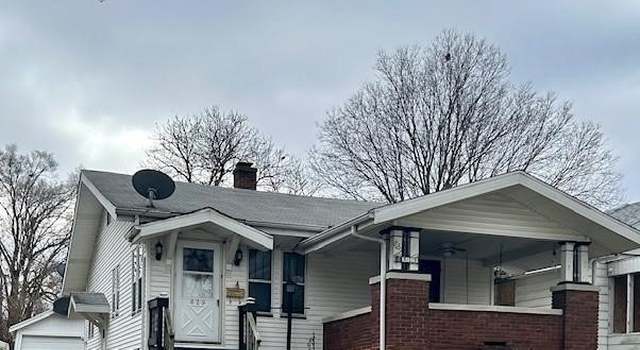 Photo of 829 W Waggoner St, Decatur, IL 62526