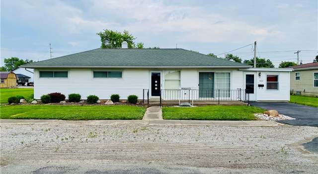 Photo of 502 NW 2nd St, Casey, IL 62420