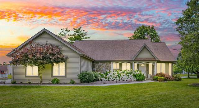 Photo of 514 W Coolidge Ave, Charleston, IL 61920