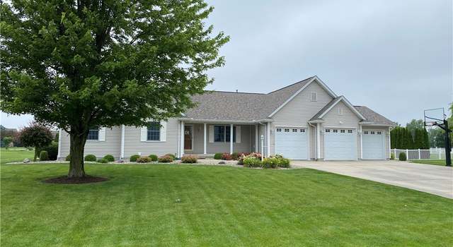 Photo of 1605 Broadmoor, Mattoon, IL 61938