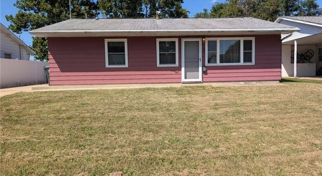 Photo of 48 Ridgeway Dr, Decatur, IL 62521
