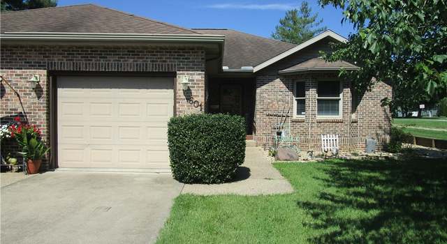 Photo of 601 S Oak St, Pana, IL 62557