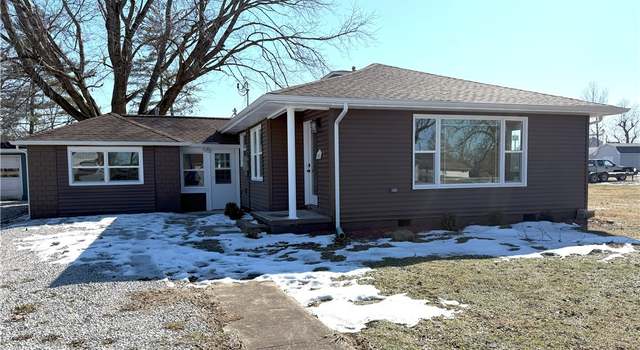 Photo of 306 N Mulberry St, Farina, IL 62838