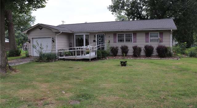 Photo of 108 Chestnut St, Danville, IL 61832