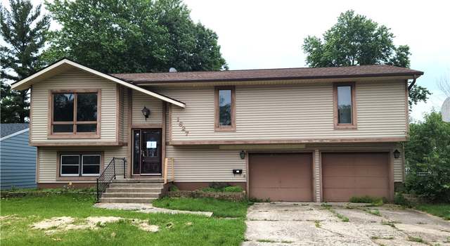 Photo of 1627 E Winnetka Ave, Decatur, IL 62526
