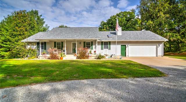 Photo of 9234 E Cabin Rd, Oakley, IL 62501