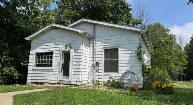 Photo of 307 E Henry St, Newton, IL 62448