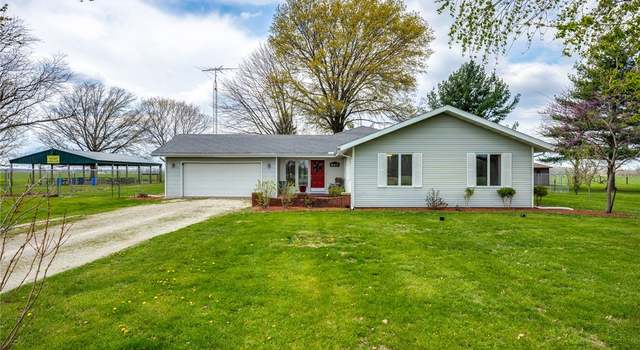 Photo of 607 N Reel St, Oakland, IL 61943