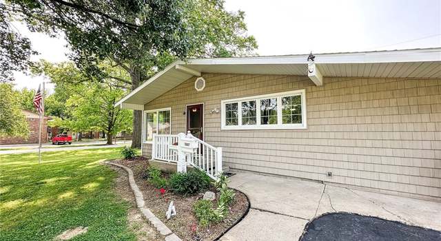 Photo of 1307 Beech St, Marshall, IL 62441