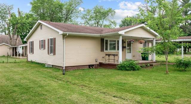 Photo of 705 Adams Ave, Casey, IL 62420