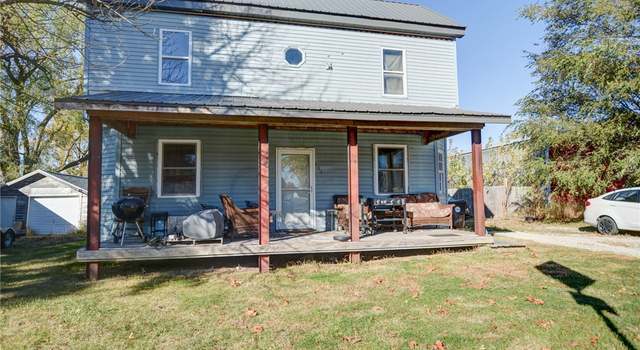 Photo of 261 E 4th St, Latham, IL 62543
