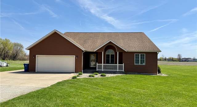 Photo of 410 Wildwood Ln, Mechanicsburg, IL 62545