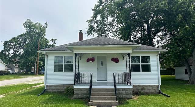 Photo of 126 E Elliott St, Paris, IL 61944