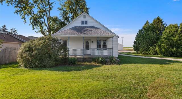 Photo of 104 E Allen St, Allerton, IL 61810