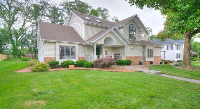 Photo of 1160 Meadowview Dr, Decatur, IL 62526