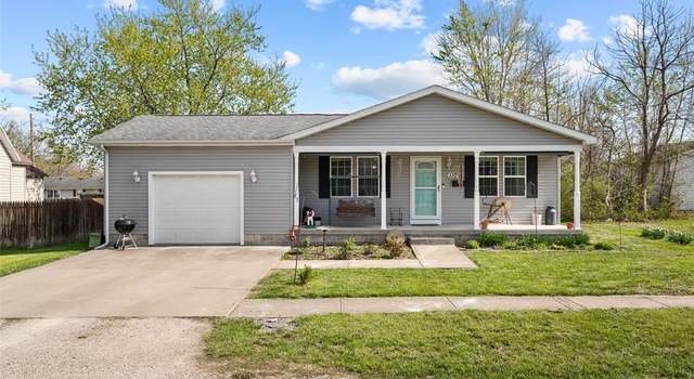 Photo of 1107 Plum St, Marshall, IL 62441