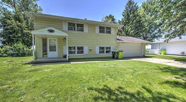 Photo of 615 Westmoor Dr, Oreana, IL 62554