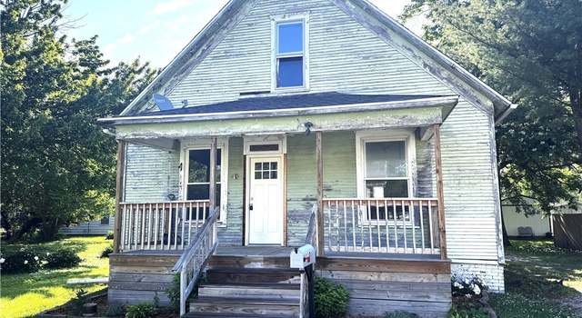 Photo of 110 N Poplar St, Assumption, IL 62510