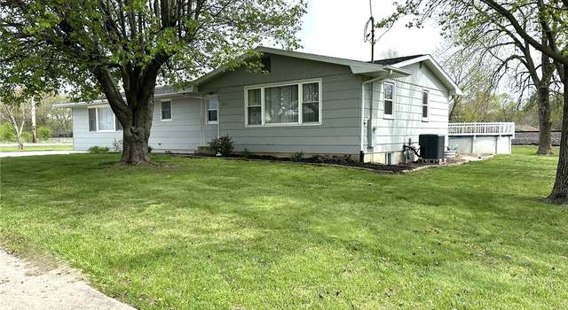 Photo of 1511 E Country Ave, Teutopolis, IL 62467