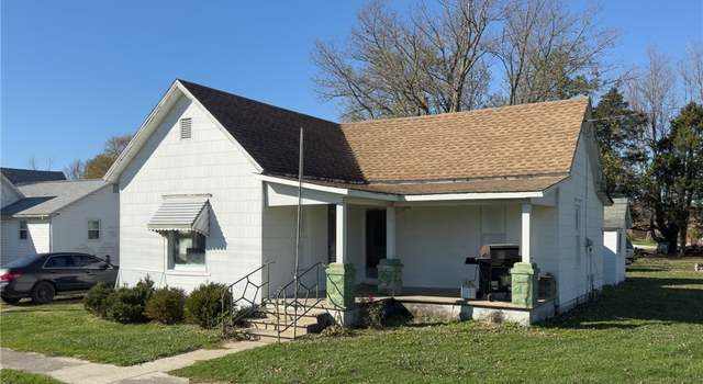 Photo of 111 Oak Ave, Montrose, IL 62445