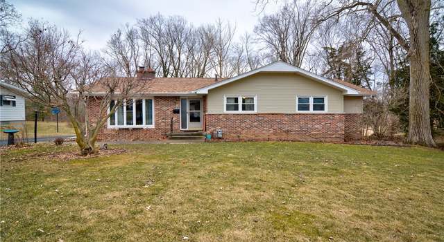 Photo of 1463 Greendell Dr, Decatur, IL 62526