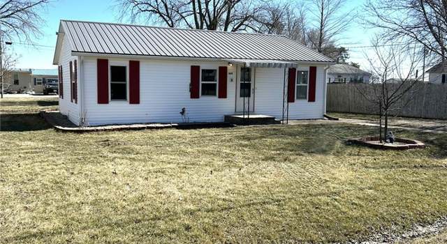 Photo of 404 Pine St, Strasburg, IL 62465