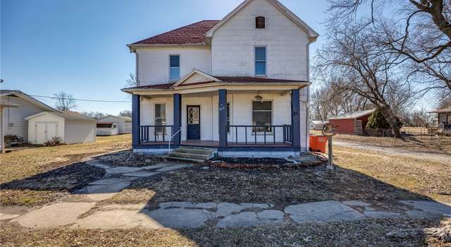 Photo of 309 Main St, Stewardson, IL 62463